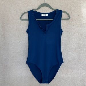 Zenana Outfitters 2 Piece Layering Top With Navy Blue Bodysuit & Oversized Top